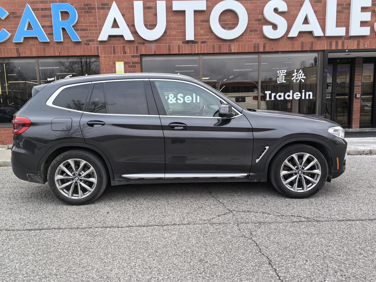 2018 BMW X3 xDrive30i Photo2