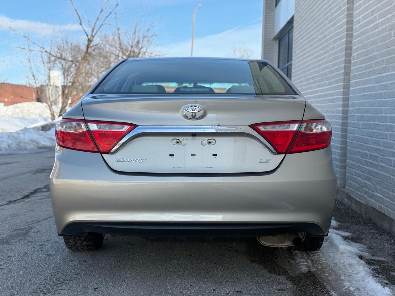 2017 Toyota Camry LE Photo4