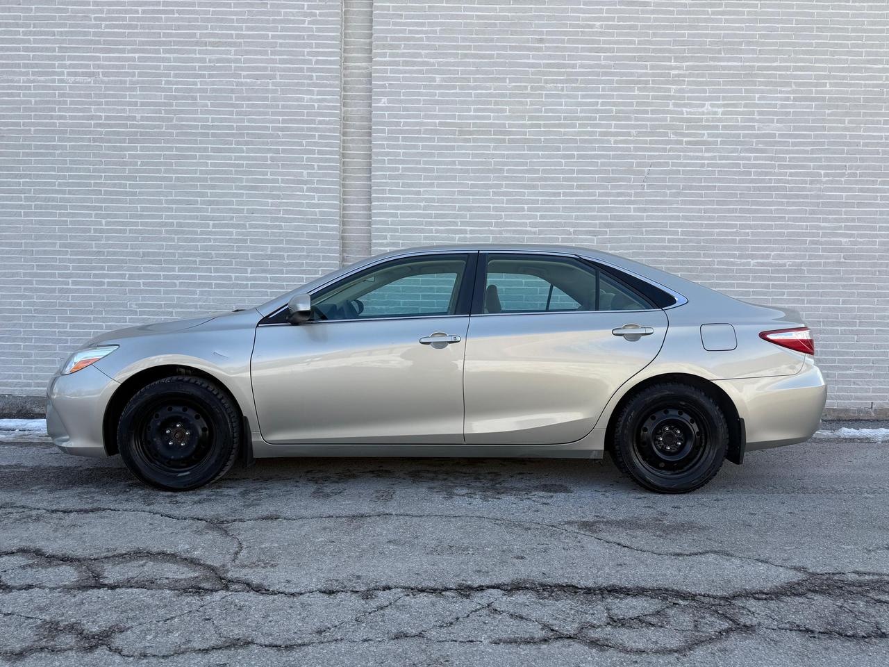 2017 Toyota Camry LE Photo