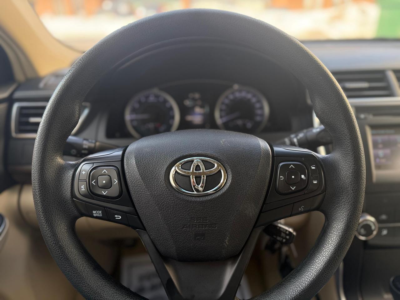 2017 Toyota Camry LE Photo