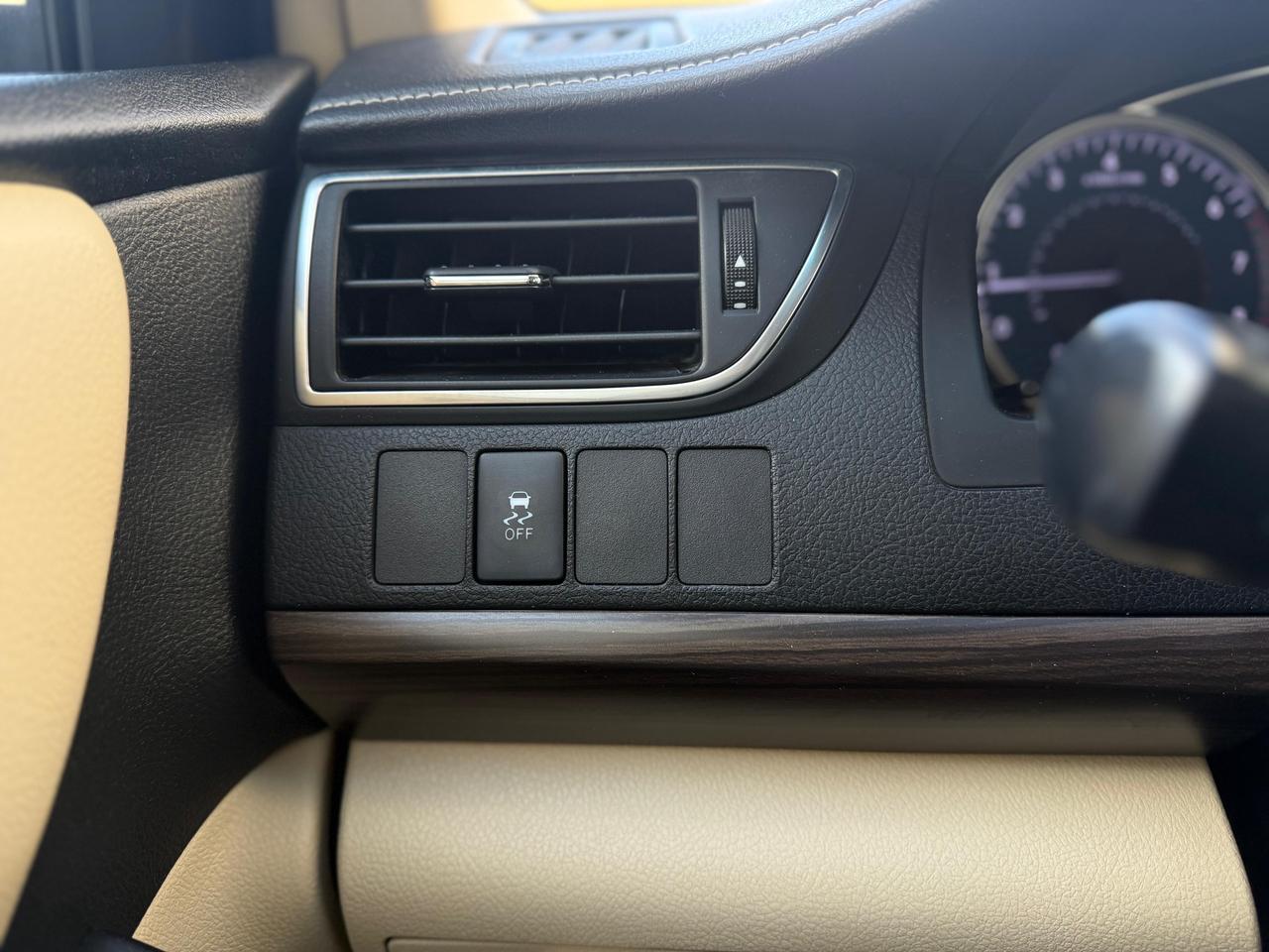 2017 Toyota Camry LE Photo