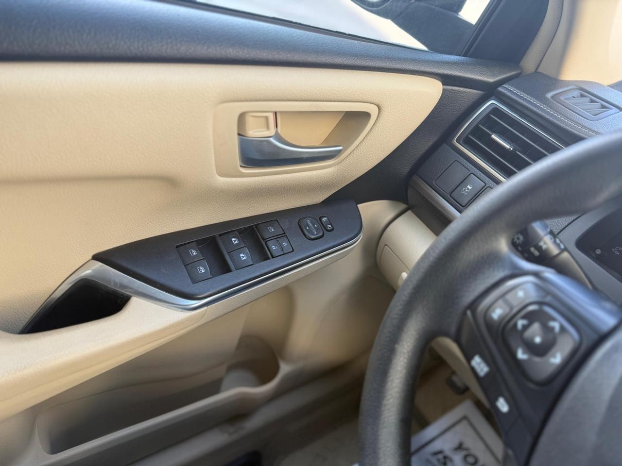 2017 Toyota Camry LE Photo