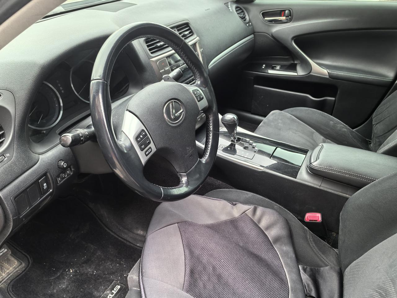 2012 Lexus IS 250 Photo