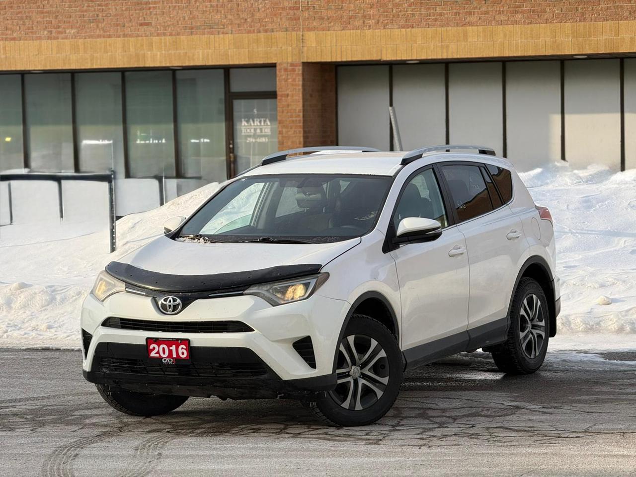 2016 Toyota RAV4 LE AWD Photo