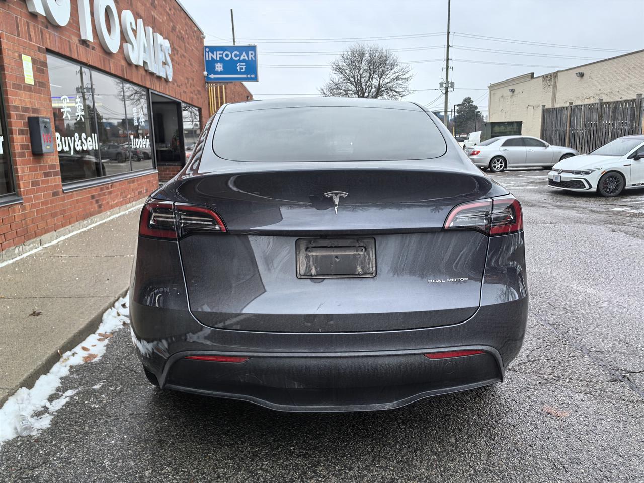 2023 Tesla Model Y LONG RANGE Photo