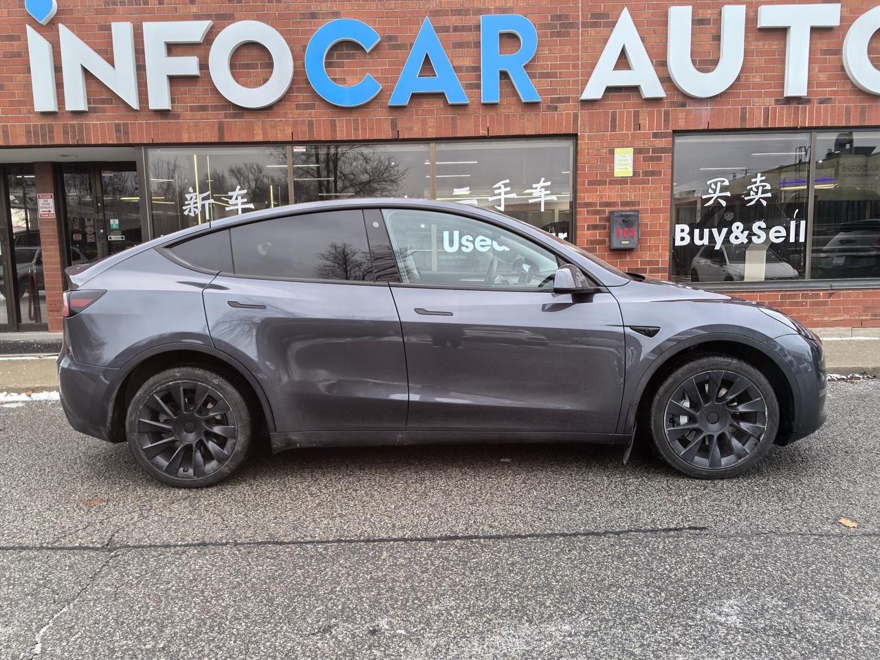 2023 Tesla Model Y LONG RANGE Photo