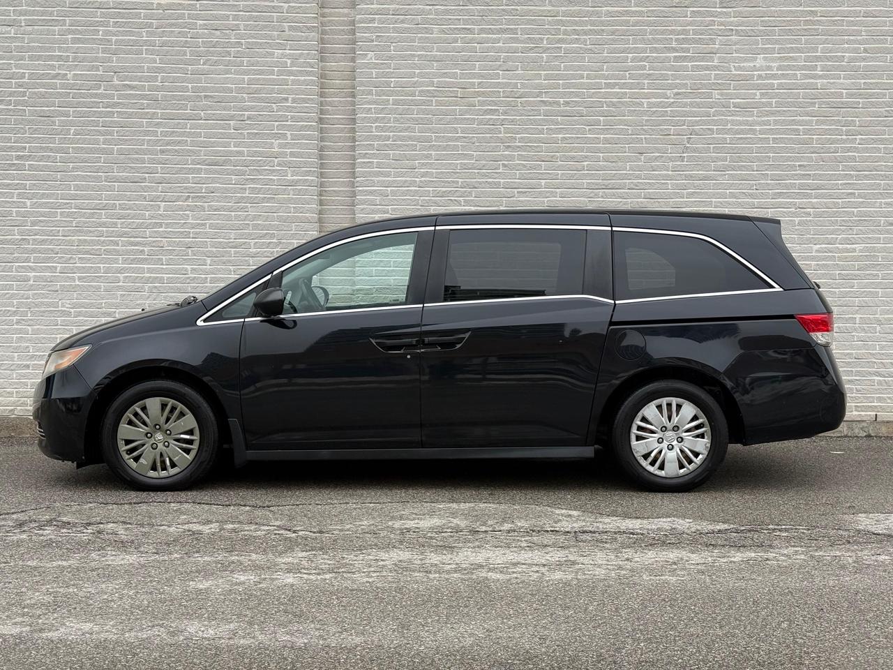 2015 Honda Odyssey LX Photo