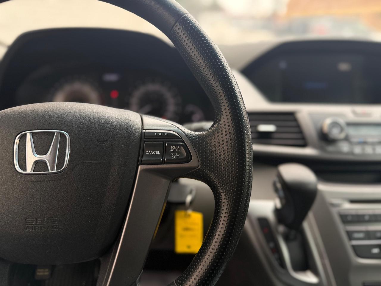 2015 Honda Odyssey LX Photo