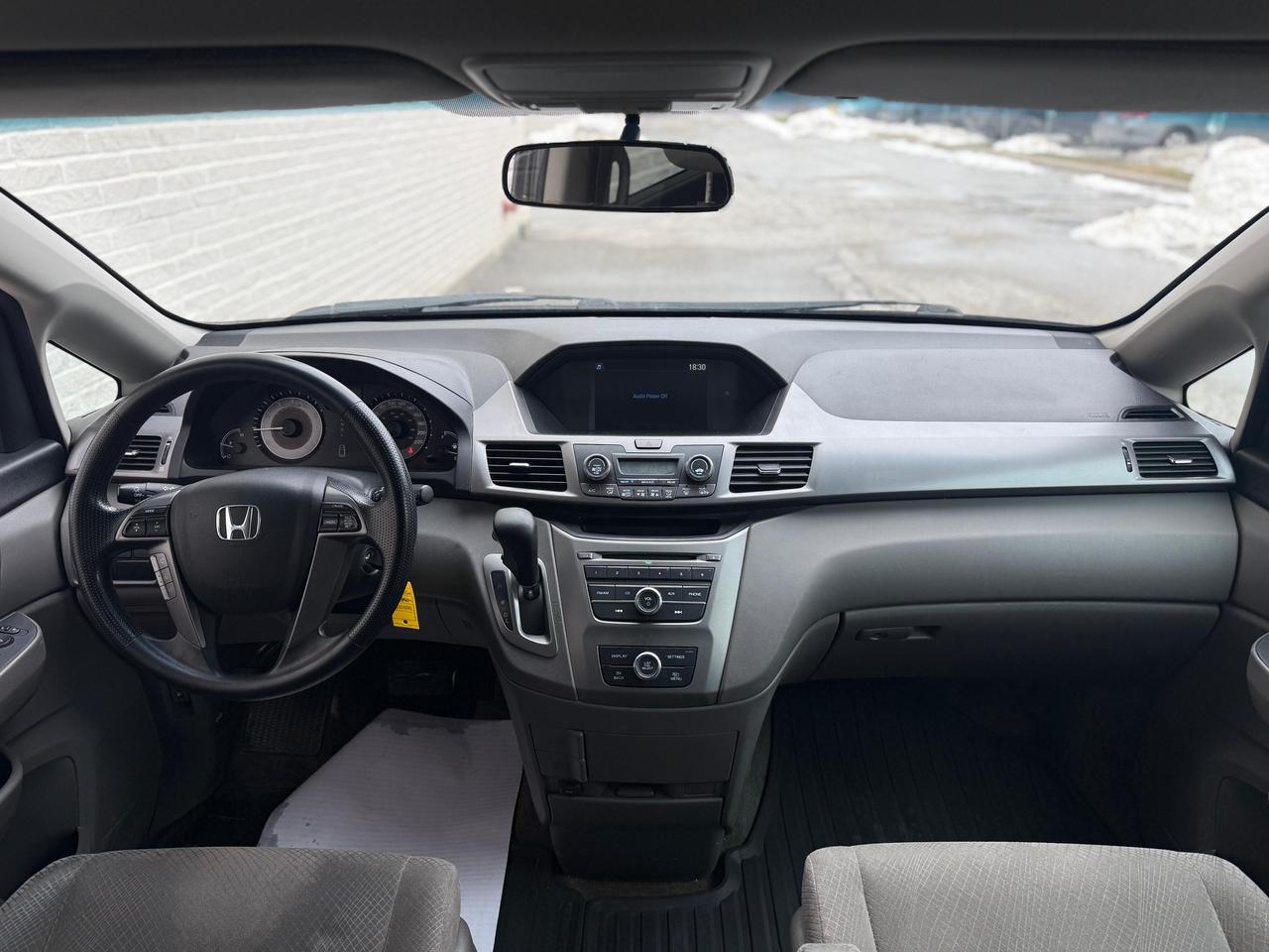 2015 Honda Odyssey LX Photo