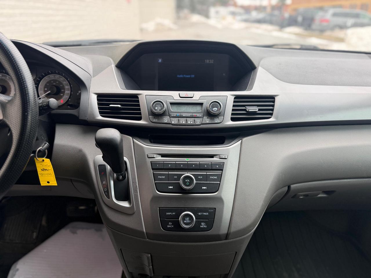 2015 Honda Odyssey LX Photo