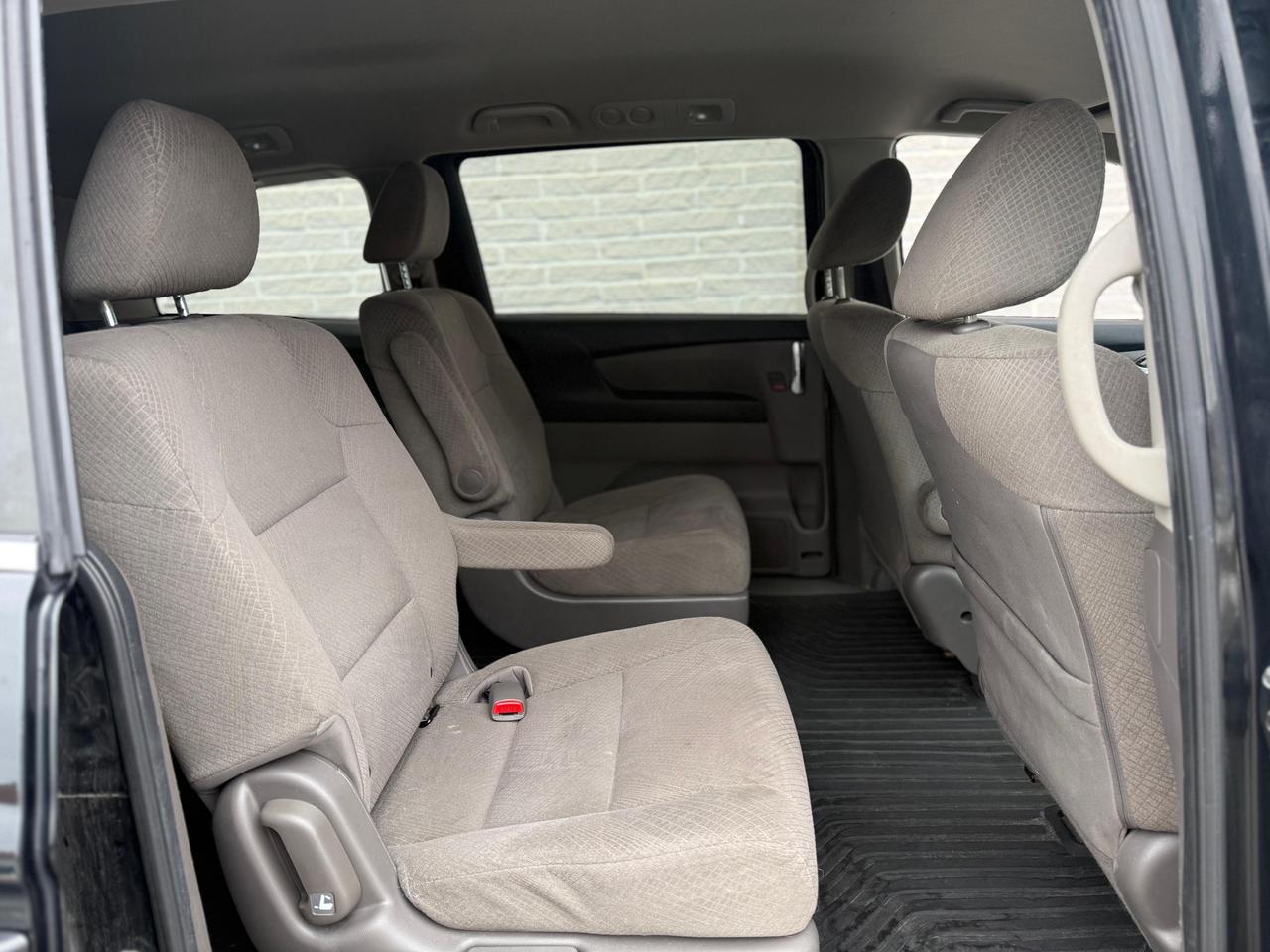 2015 Honda Odyssey LX Photo