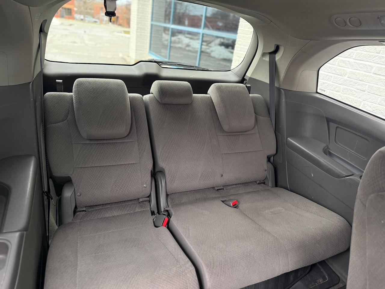 2015 Honda Odyssey LX Photo