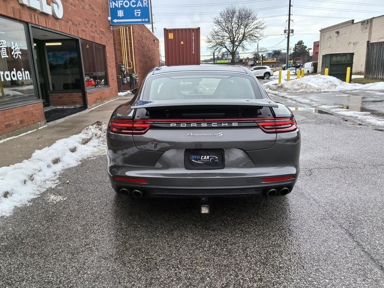 2017 Porsche Panamera 4S Photo