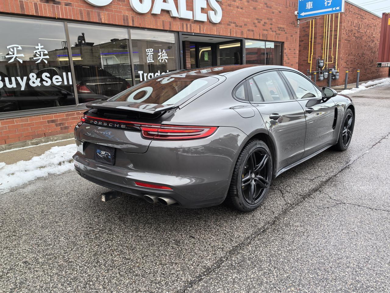 2017 Porsche Panamera 4S Photo