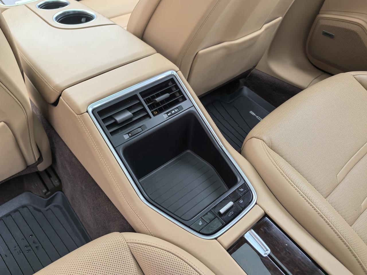 2017 Porsche Panamera 4S Photo