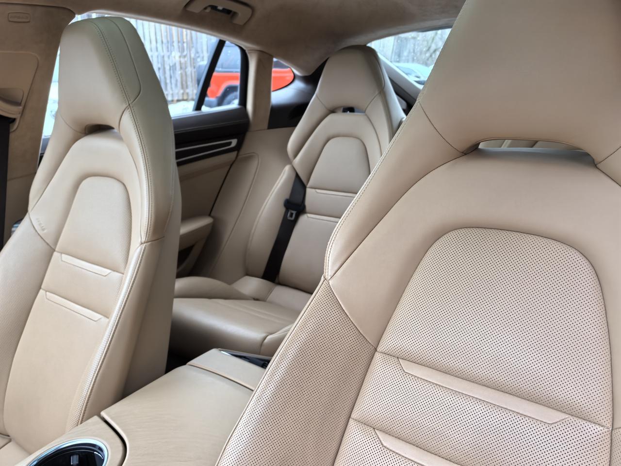 2017 Porsche Panamera 4S Photo