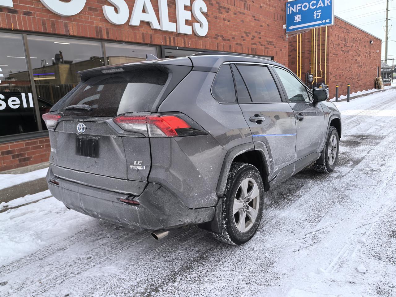 2022 Toyota RAV4 Hybrid LE Photo3