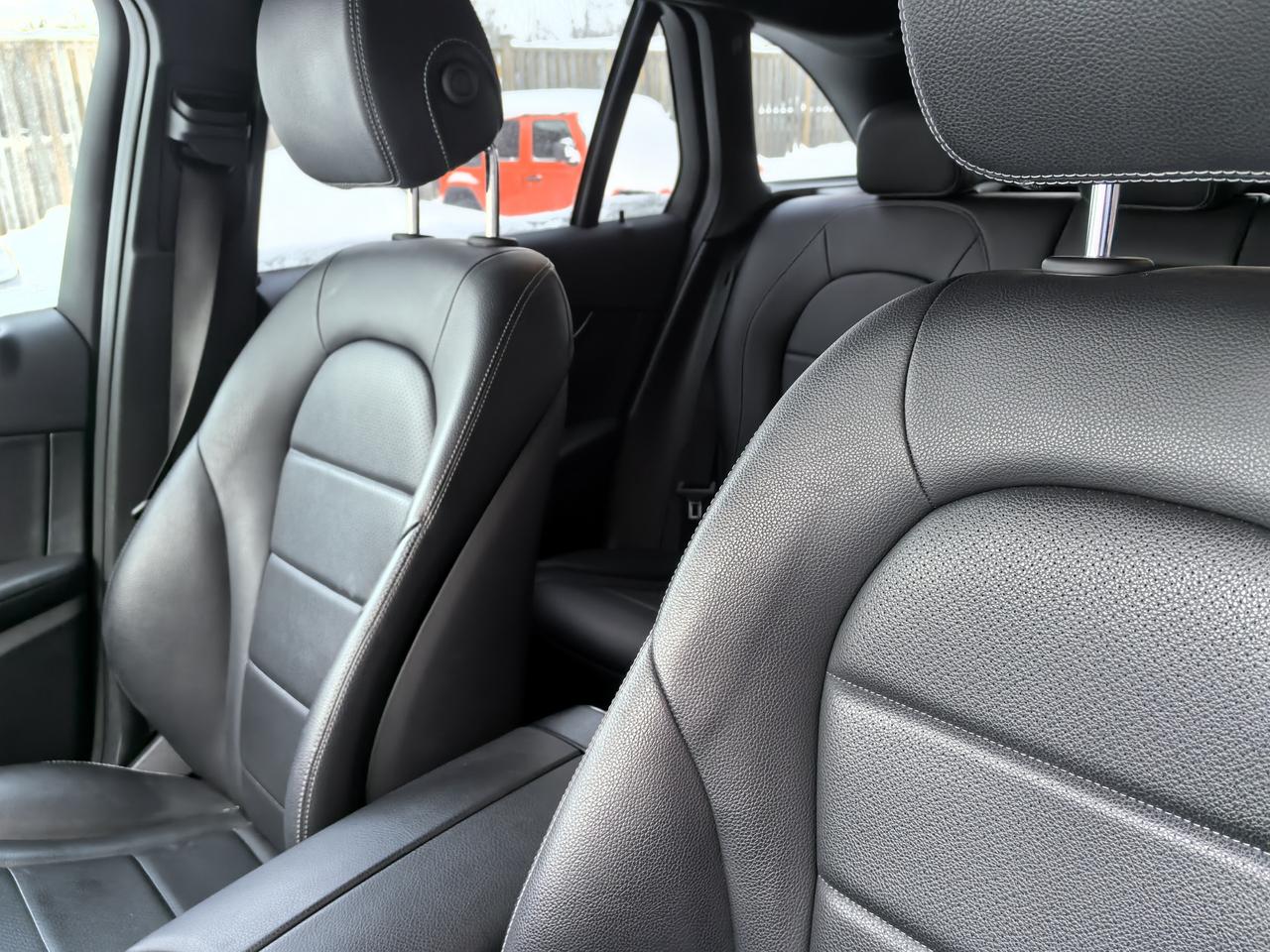 2022 Mercedes-Benz GLC-Class 300 Photo