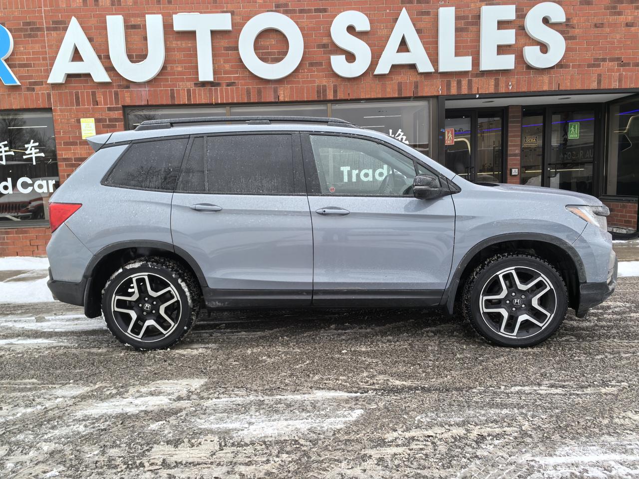 2022 Honda Passport Touring Photo2