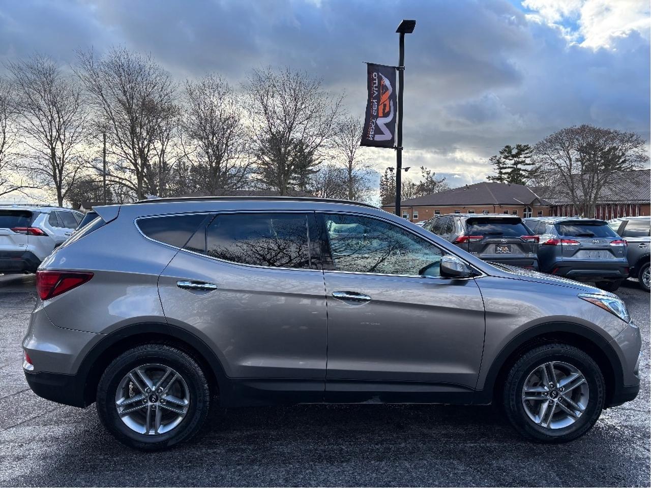 2018 Hyundai Santa Fe Sport 2.4 SE AWD LEATHER PANO ROOF HEATED STEERING Photo