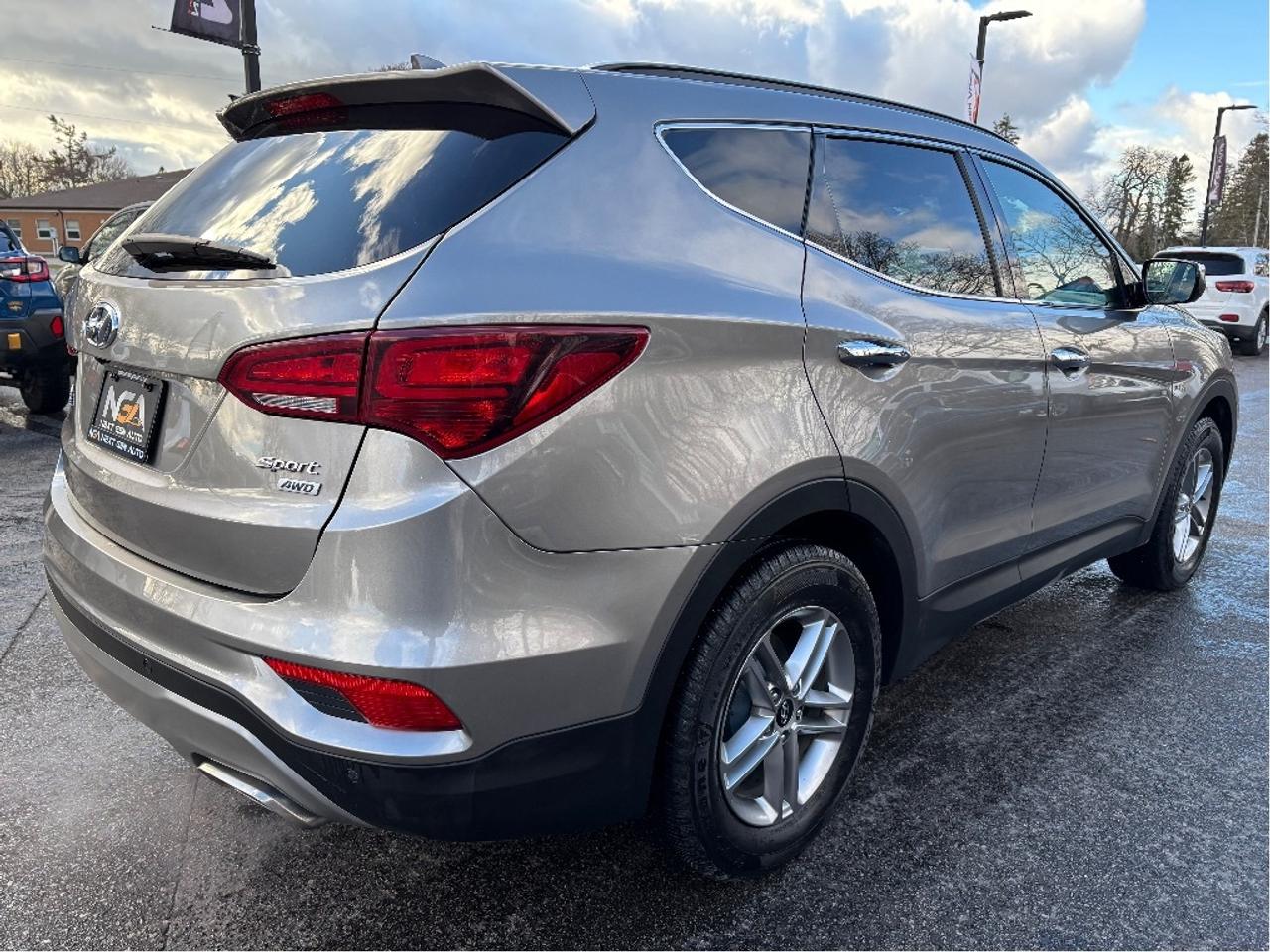 2018 Hyundai Santa Fe Sport 2.4 SE AWD LEATHER PANO ROOF HEATED STEERING Photo