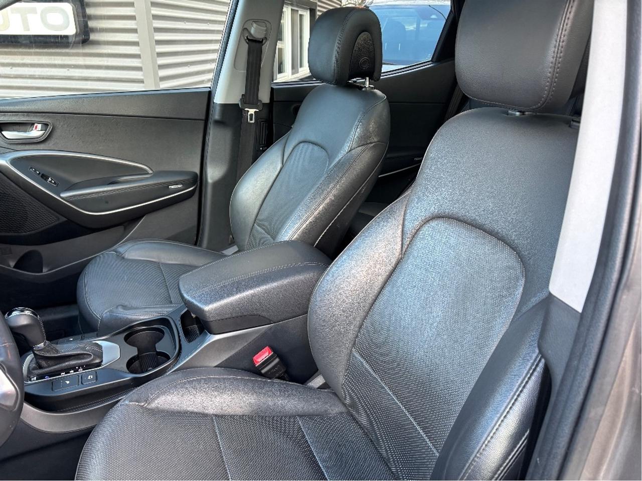 2018 Hyundai Santa Fe Sport 2.4 SE AWD LEATHER PANO ROOF HEATED STEERING Photo