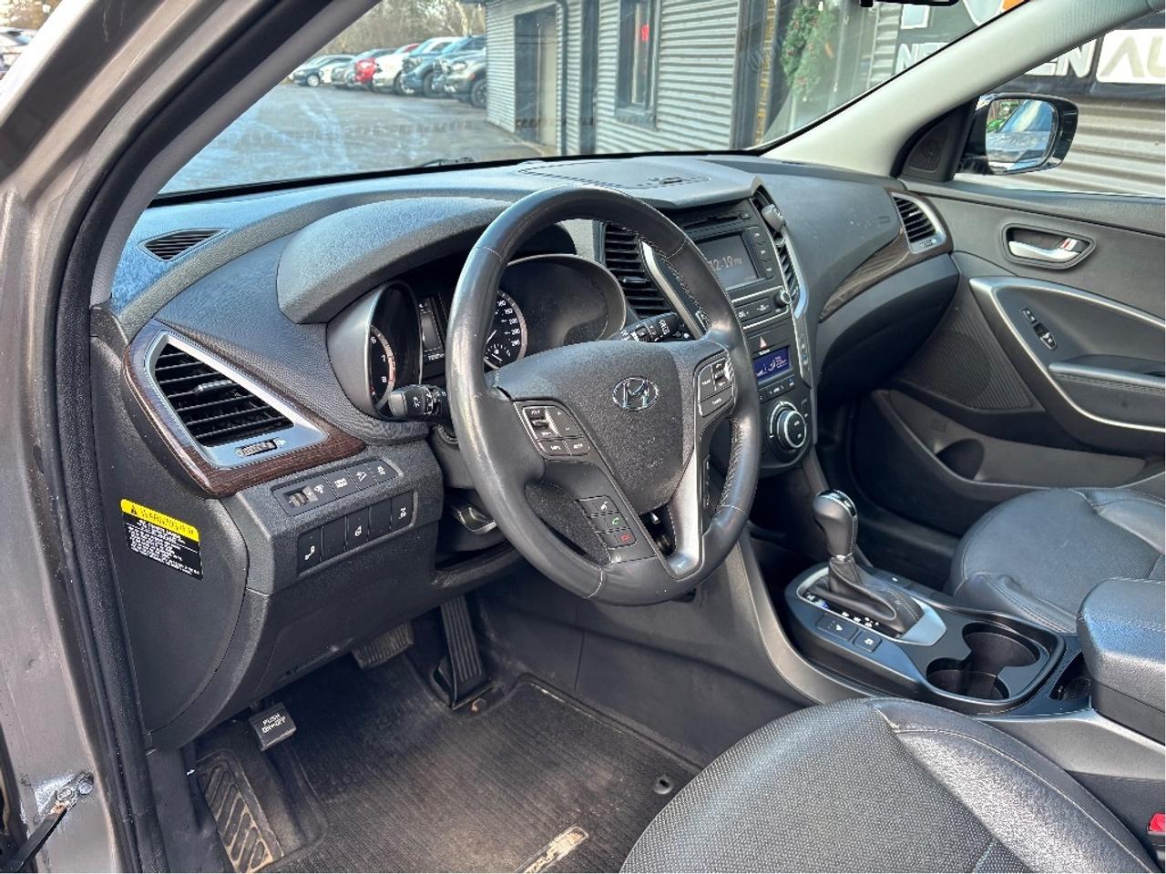 2018 Hyundai Santa Fe Sport 2.4 SE AWD LEATHER PANO ROOF HEATED STEERING Photo