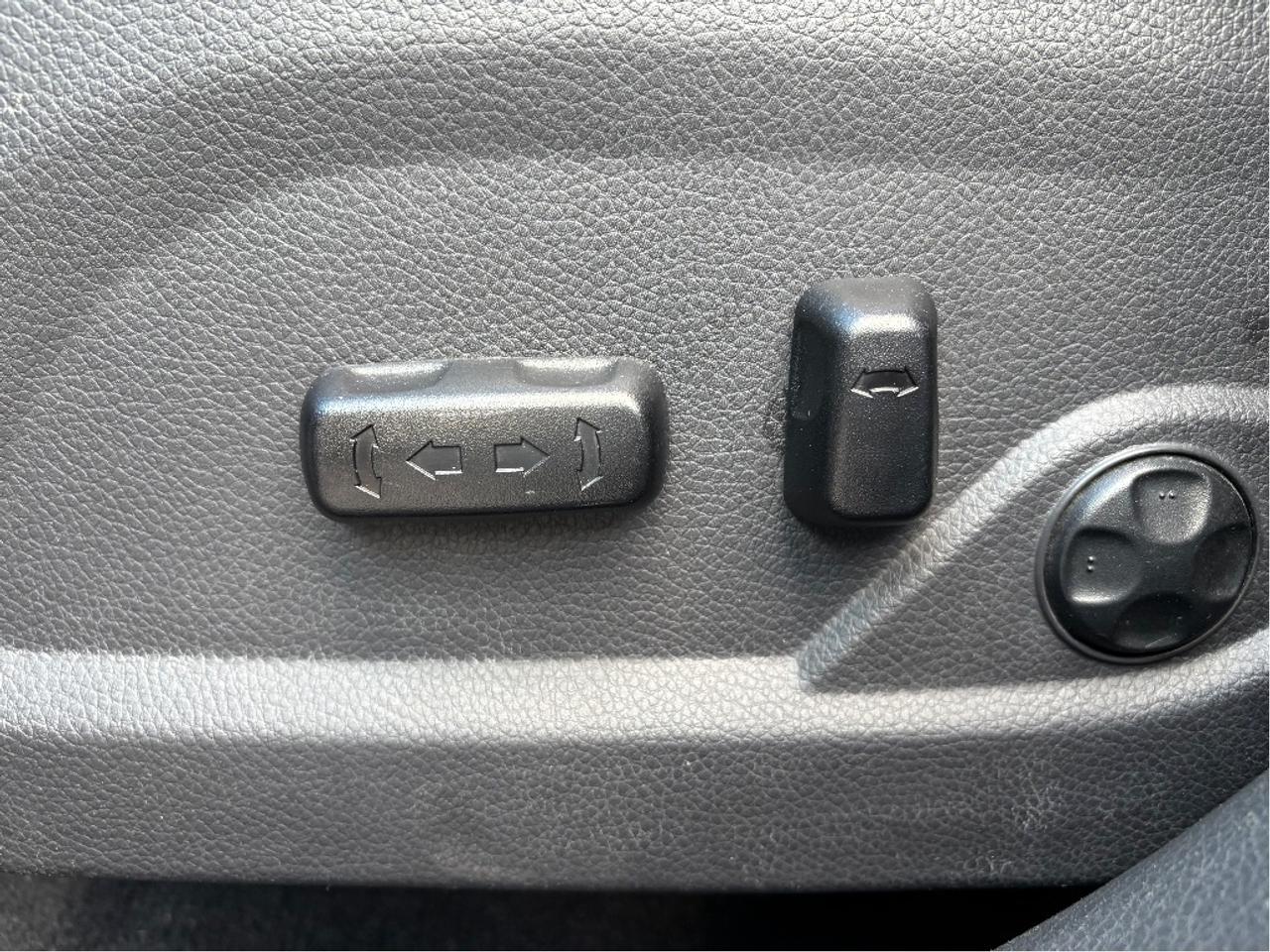 2018 Hyundai Santa Fe Sport 2.4 SE AWD LEATHER PANO ROOF HEATED STEERING Photo