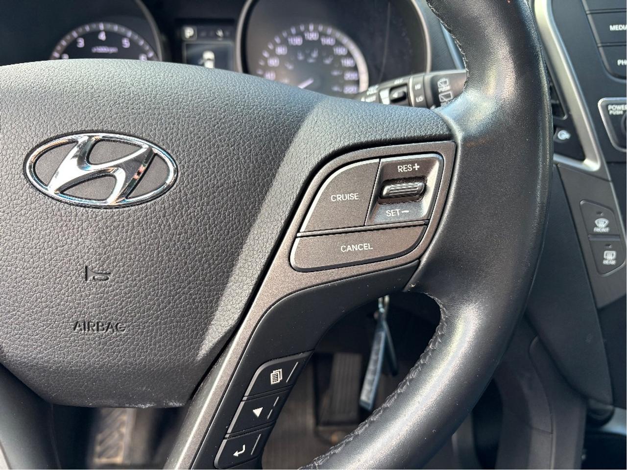 2018 Hyundai Santa Fe Sport 2.4 SE AWD LEATHER PANO ROOF HEATED STEERING Photo