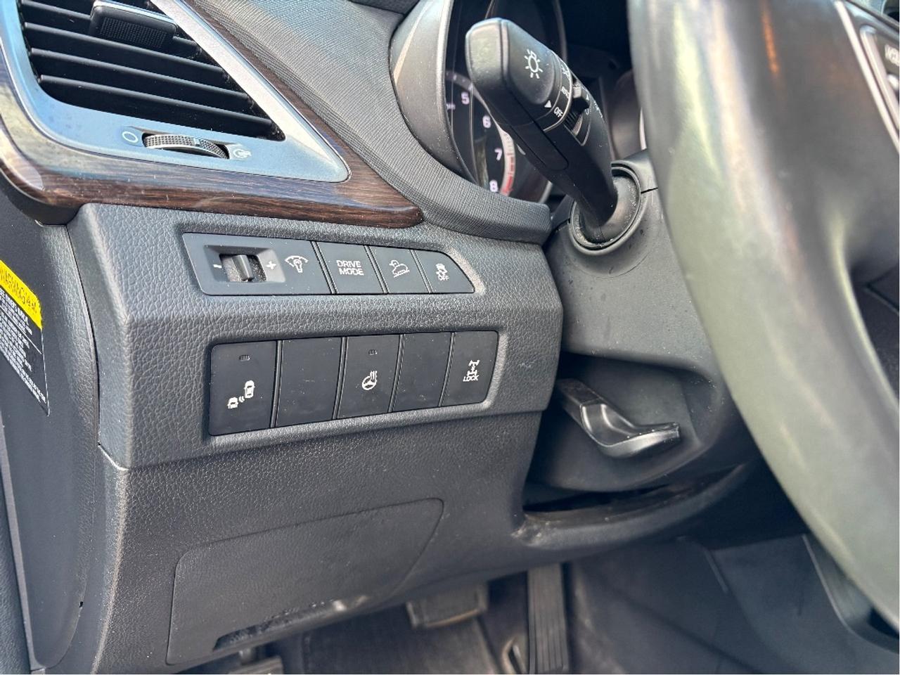 2018 Hyundai Santa Fe Sport 2.4 SE AWD LEATHER PANO ROOF HEATED STEERING Photo