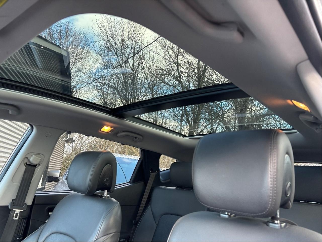 2018 Hyundai Santa Fe Sport 2.4 SE AWD LEATHER PANO ROOF HEATED STEERING Photo