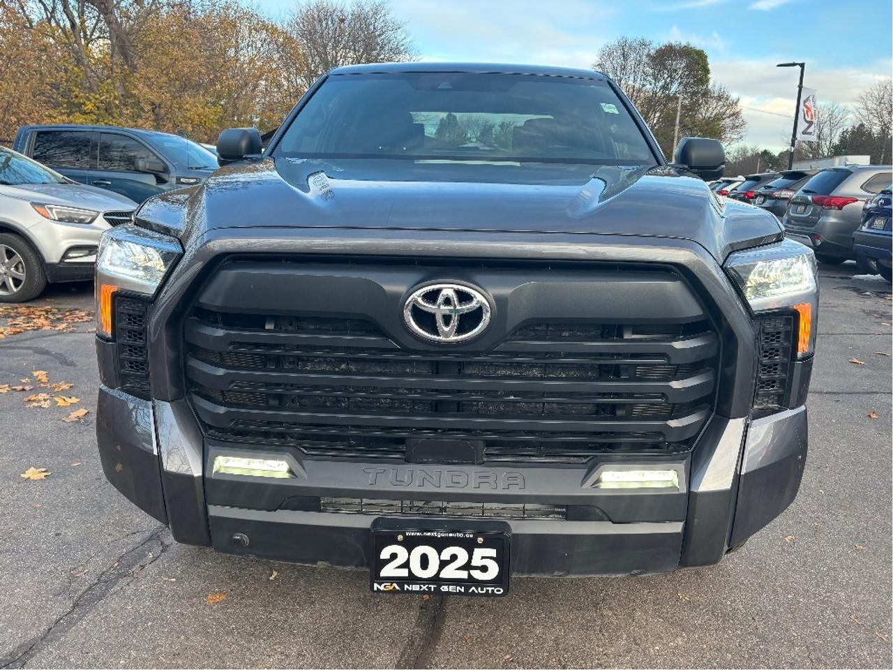 2025 Toyota Tundra SR SR5 PKG HEATED STEERING LOW KMS CLEAN C Photo