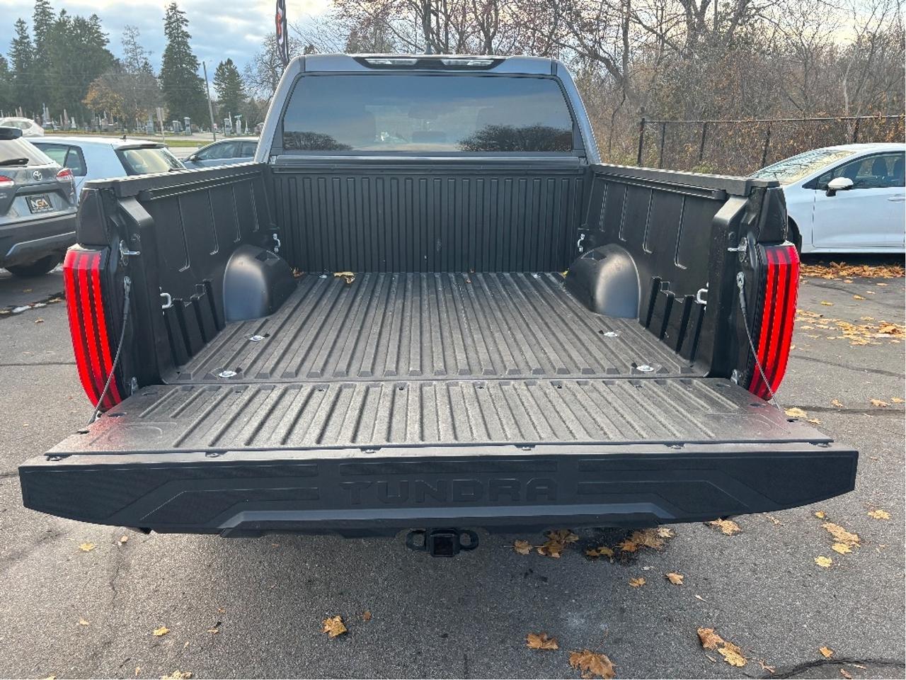 2025 Toyota Tundra SR SR5 PKG HEATED STEERING LOW KMS CLEAN C Photo