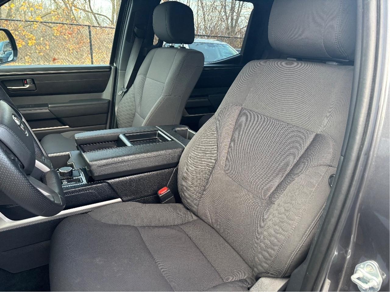 2025 Toyota Tundra SR SR5 PKG HEATED STEERING LOW KMS CLEAN C Photo