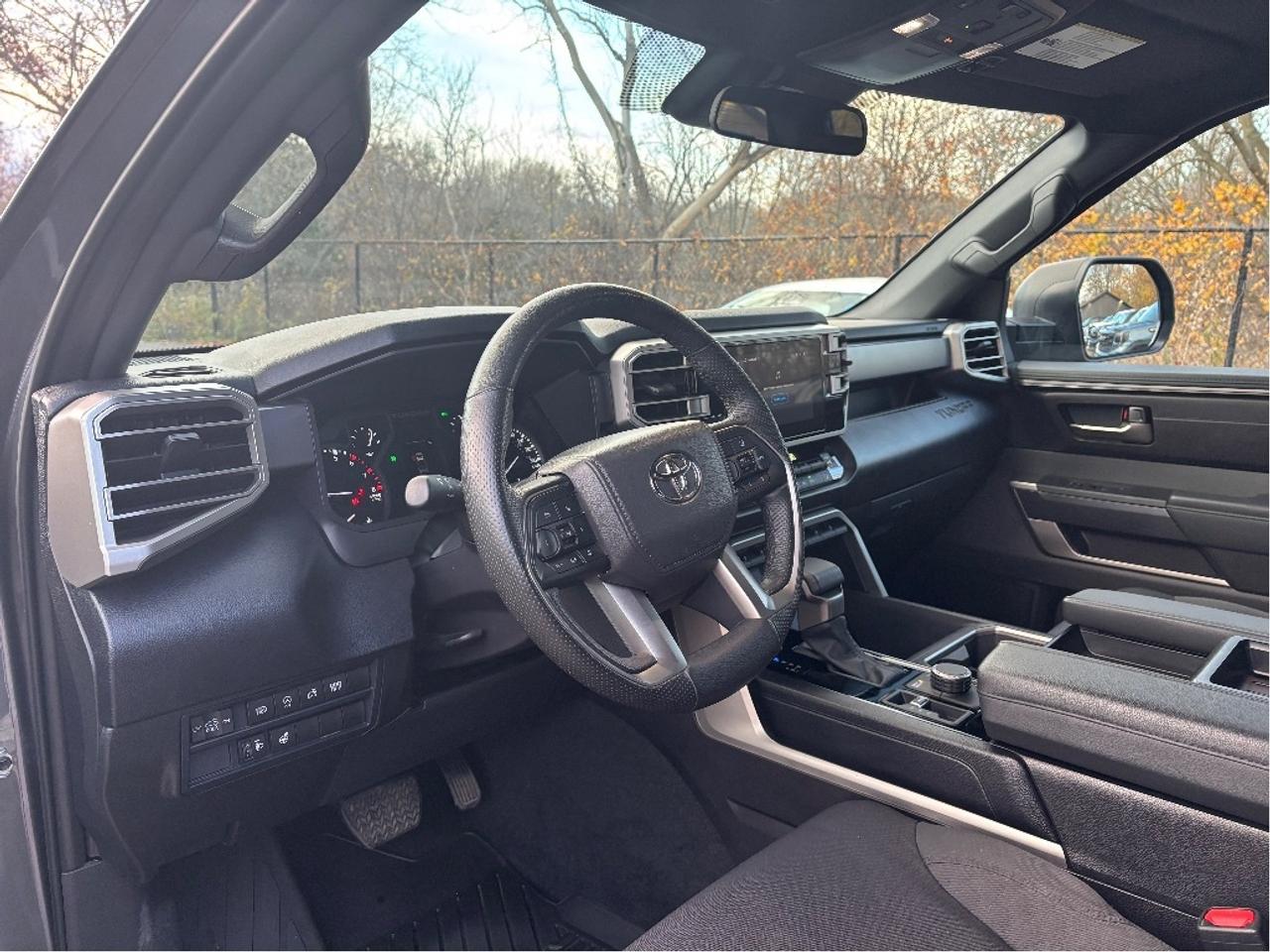 2025 Toyota Tundra SR SR5 PKG HEATED STEERING LOW KMS CLEAN C Photo