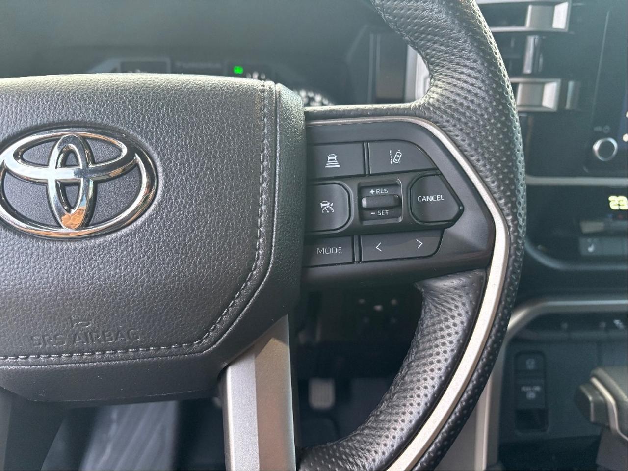 2025 Toyota Tundra SR SR5 PKG HEATED STEERING LOW KMS CLEAN C Photo