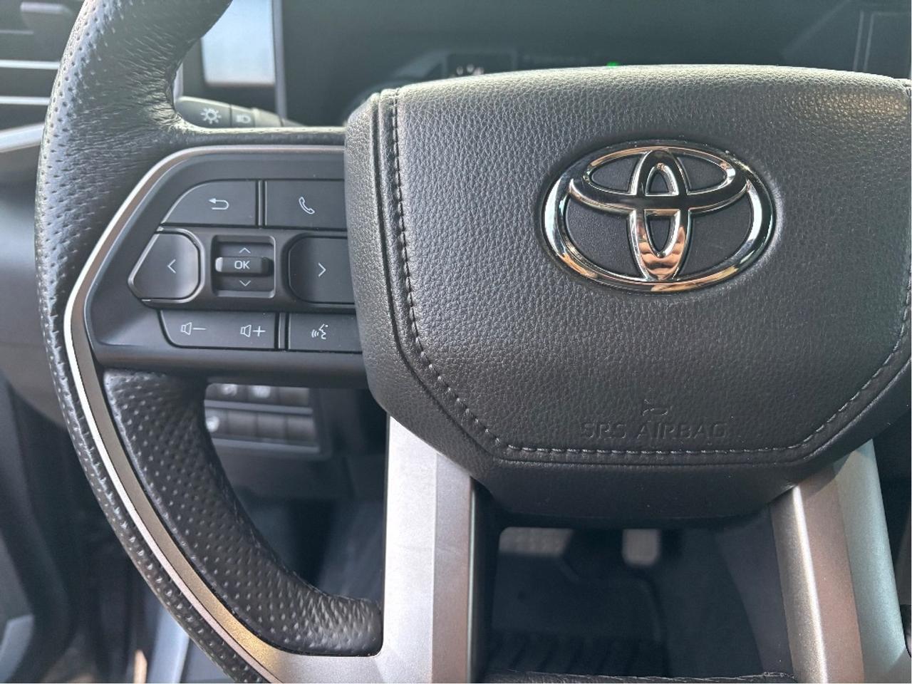 2025 Toyota Tundra SR SR5 PKG HEATED STEERING LOW KMS CLEAN C Photo