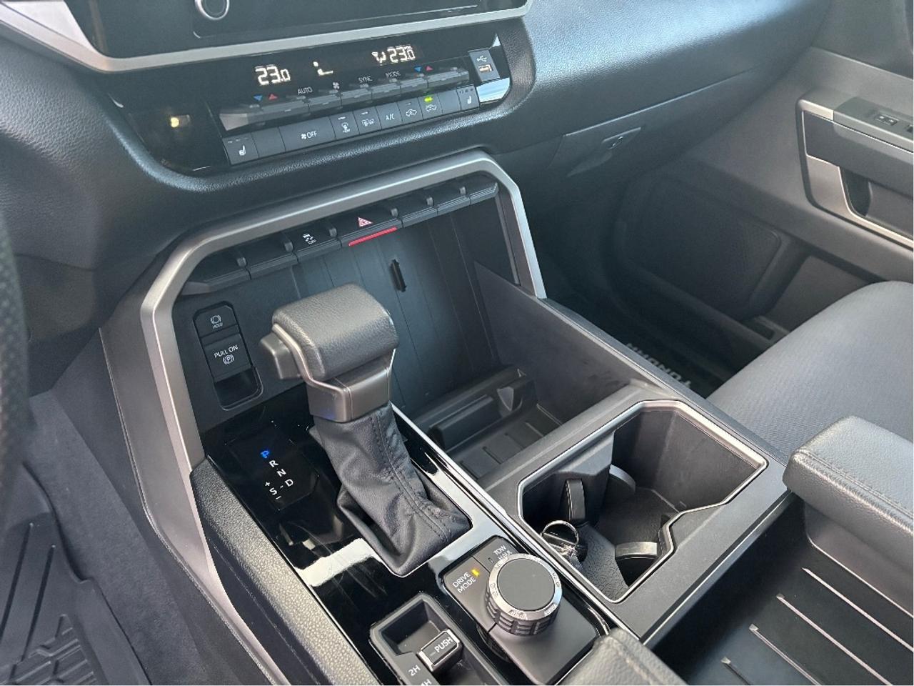 2025 Toyota Tundra SR SR5 PKG HEATED STEERING LOW KMS CLEAN C Photo