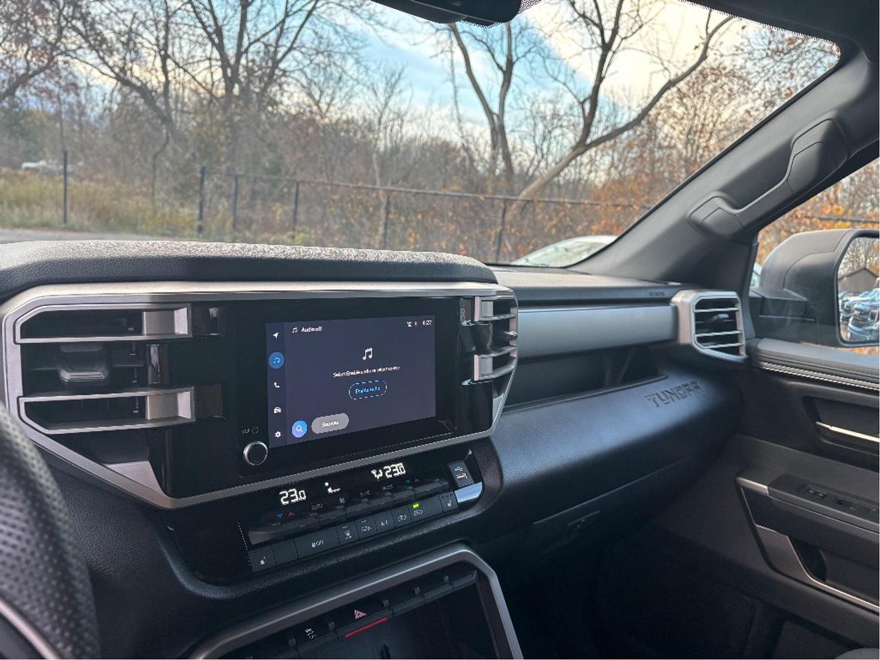 2025 Toyota Tundra SR SR5 PKG HEATED STEERING LOW KMS CLEAN C Photo