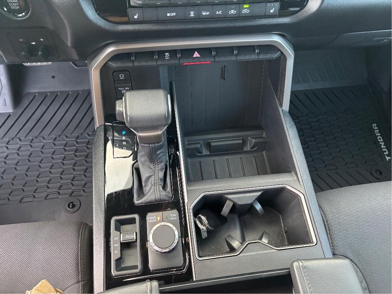 2025 Toyota Tundra SR SR5 PKG HEATED STEERING LOW KMS CLEAN C Photo