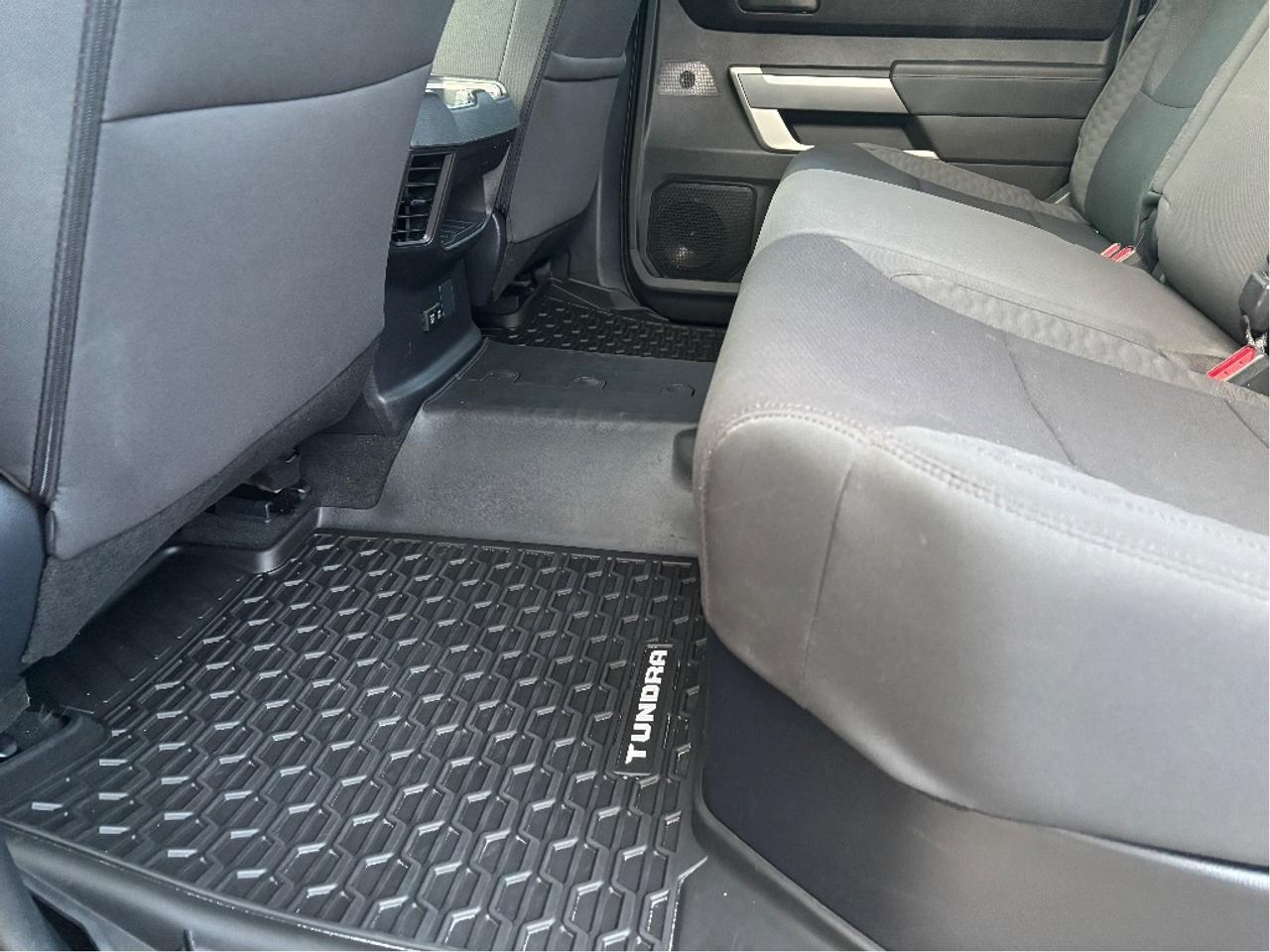 2025 Toyota Tundra SR SR5 PKG HEATED STEERING LOW KMS CLEAN C Photo