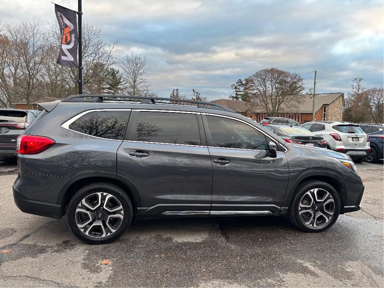 2023 Subaru ASCENT Limited AWD 8 PASS LEATHER NAV PANO ROOF Photo