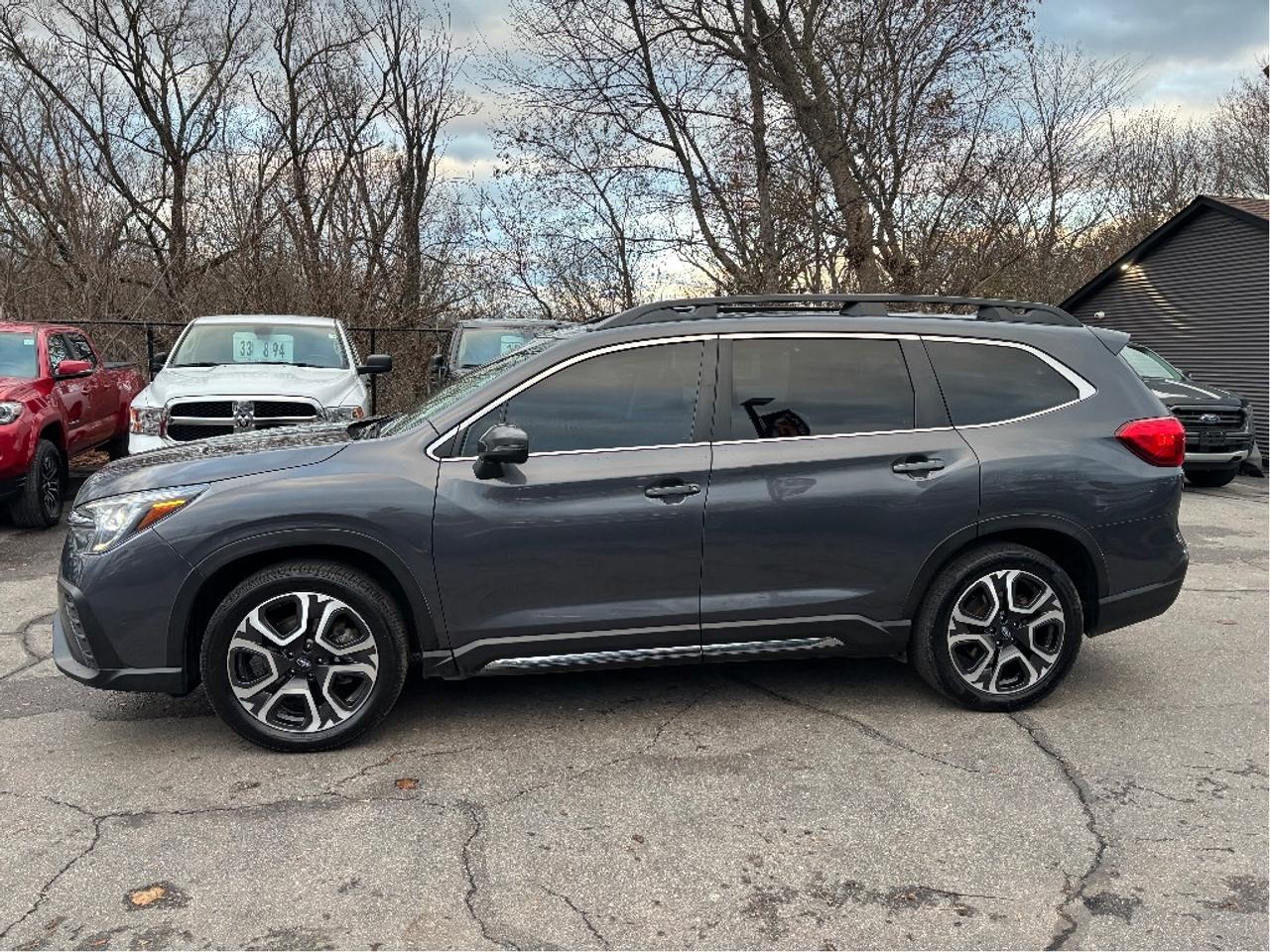 2023 Subaru ASCENT Limited AWD 8 PASS LEATHER NAV PANO ROOF Photo