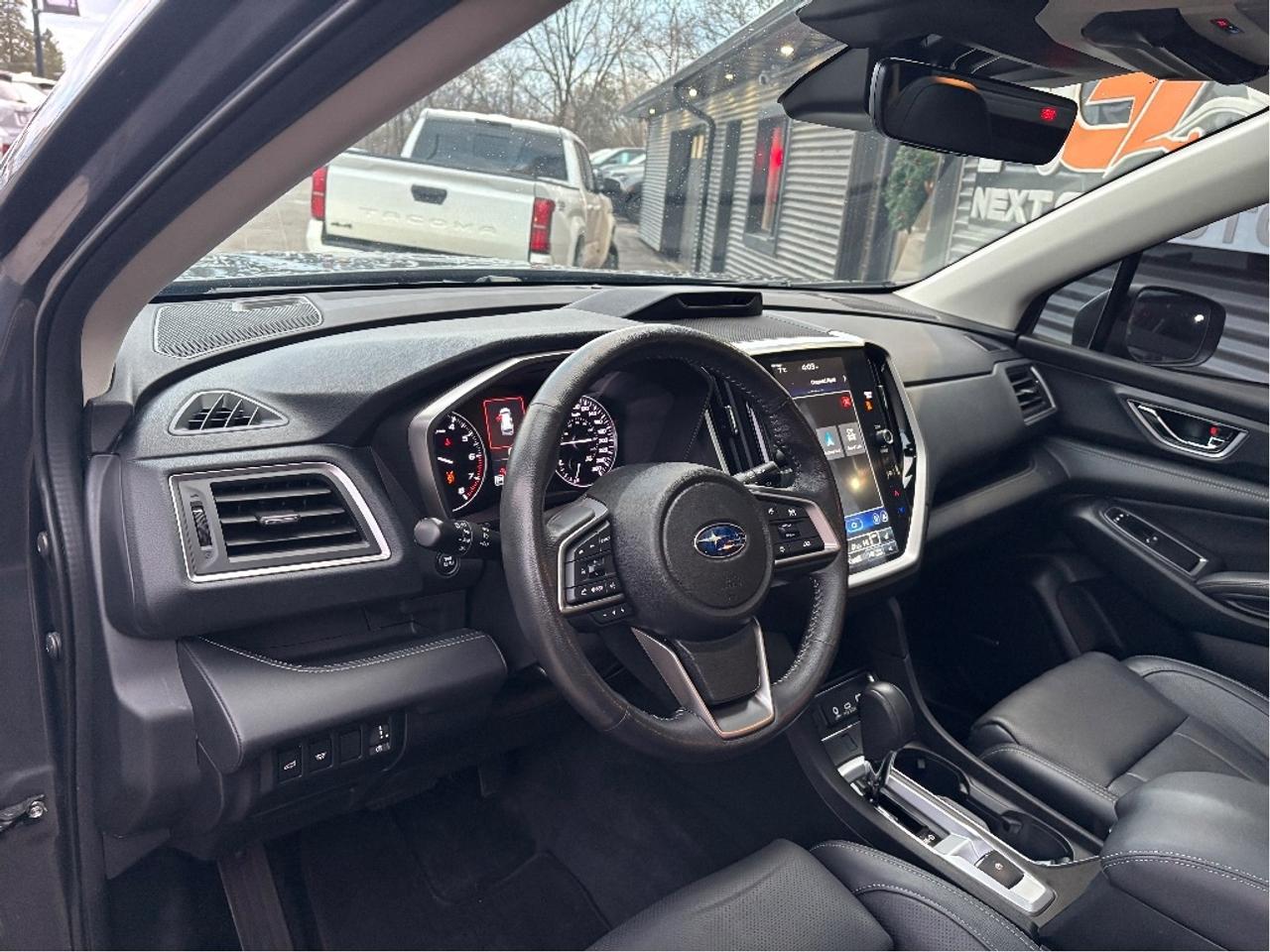2023 Subaru ASCENT Limited AWD 8 PASS LEATHER NAV PANO ROOF Photo
