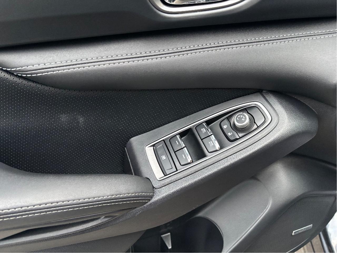 2023 Subaru ASCENT Limited AWD 8 PASS LEATHER NAV PANO ROOF Photo