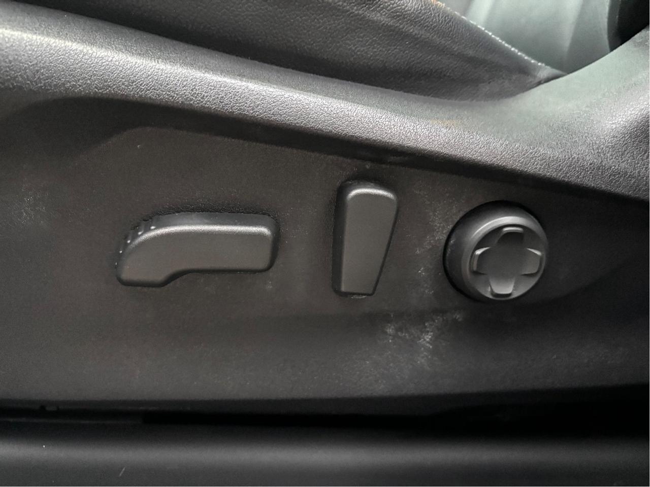 2023 Subaru ASCENT Limited AWD 8 PASS LEATHER NAV PANO ROOF Photo