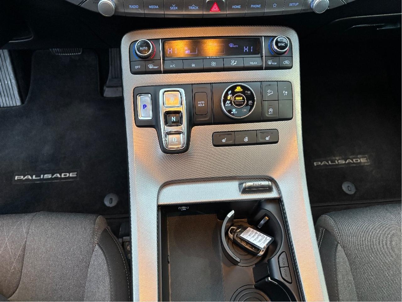 2020 Hyundai PALISADE Preferred AWD 8 PASS ROOF ONE OWNER Photo