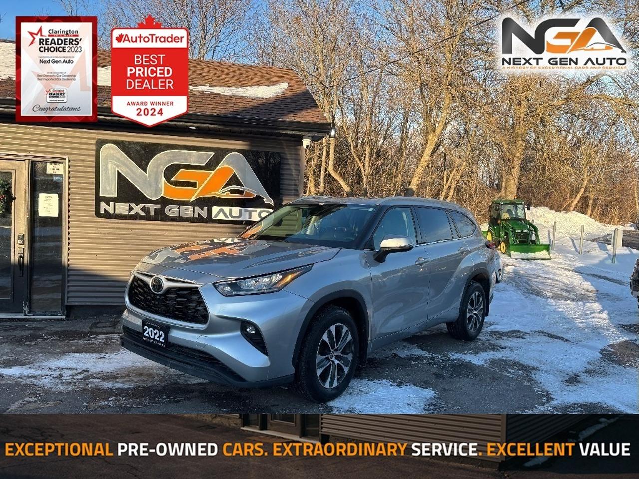 2022 Toyota Highlander XLE PREMIUM AWD 8 PASS LEATHER ROOF ONE OWNER Photo