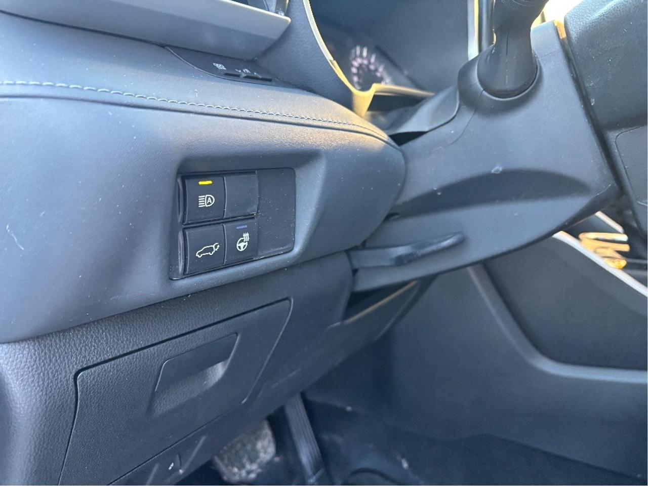 2022 Toyota Highlander XLE PREMIUM AWD 8 PASS LEATHER ROOF ONE OWNER Photo