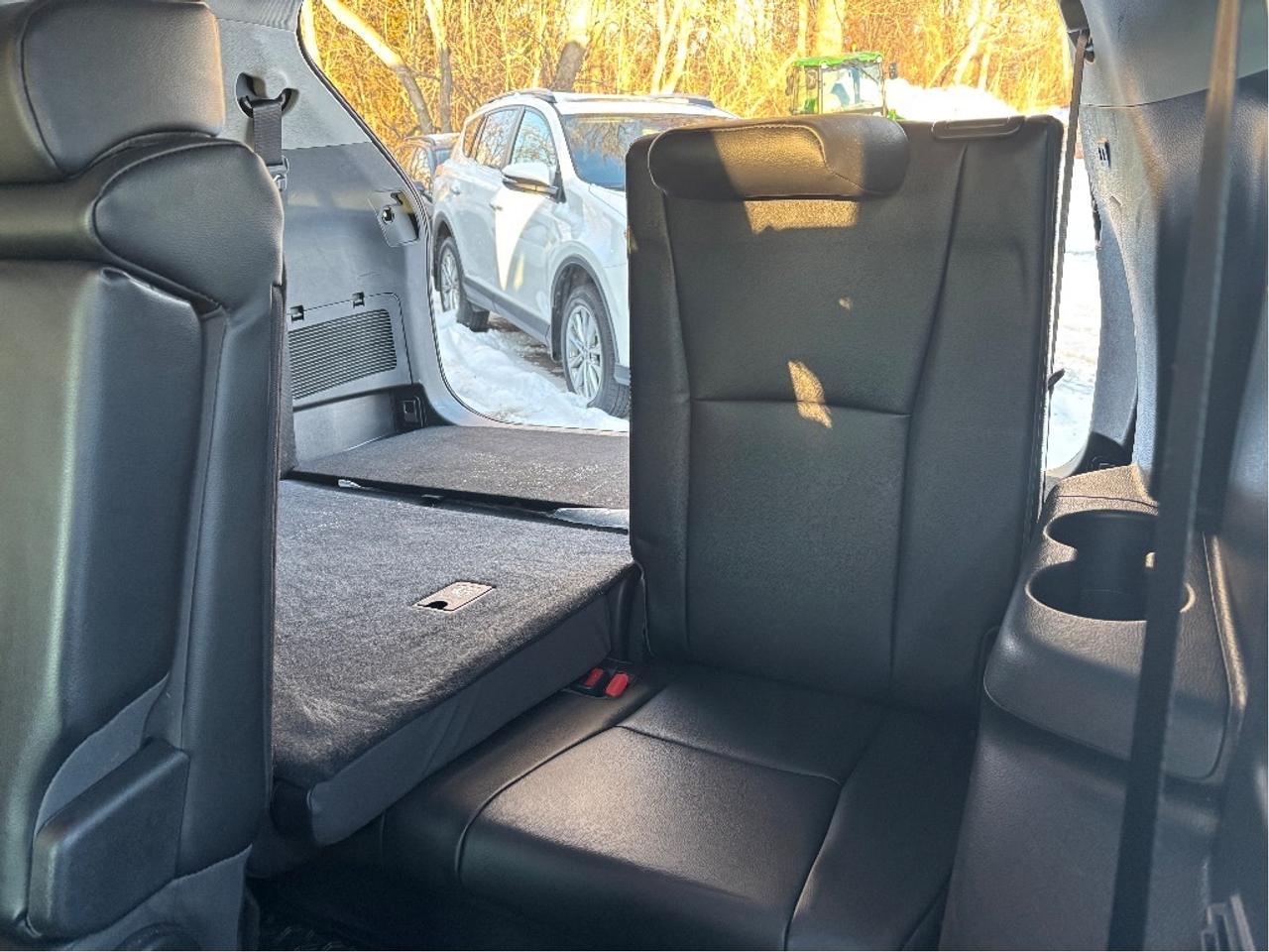 2022 Toyota Highlander XLE PREMIUM AWD 8 PASS LEATHER ROOF ONE OWNER Photo